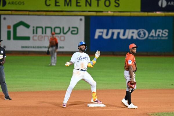 Liover Peguero ayudó al Licey a vencer a los Toros
