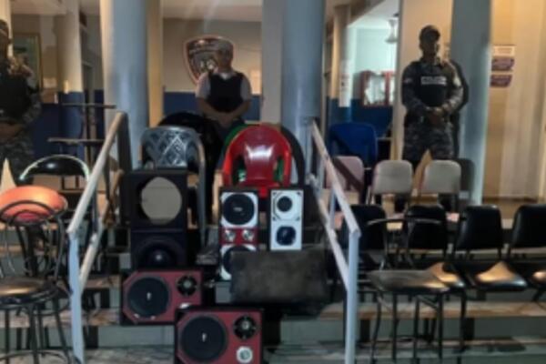 En el operativo ocuparon varios equipos de sonido por violar los niveles permitidos de ruido.