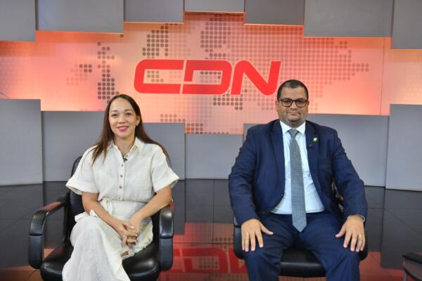 Leidy Blanco y Joseph Abreu, miembros de Participación Ciudadana, cuestionaron recientes decisiones que ha tomado el Gobierno (foto: Danny Polanco)