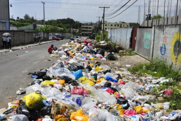 Comunitarios de Gualey piden mayor conciencia para evitar vertederos improvisados.(foto, fuente externa)