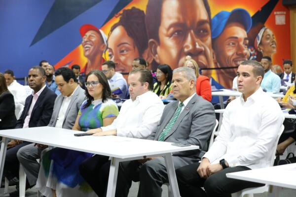 PRM impulsa capacitación de dirigentes en Derecho Diplomático y Consular