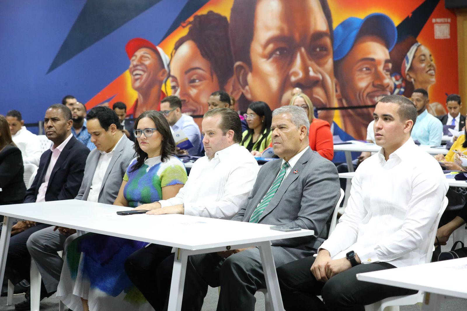 PRM impulsa capacitación de dirigentes en Derecho Diplomático y Consular
