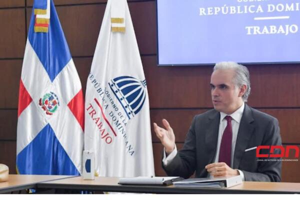 La tasa de desocupación abierta para este grupo etario disminuyó de 16.0 % en el último trimestre del 2019. 