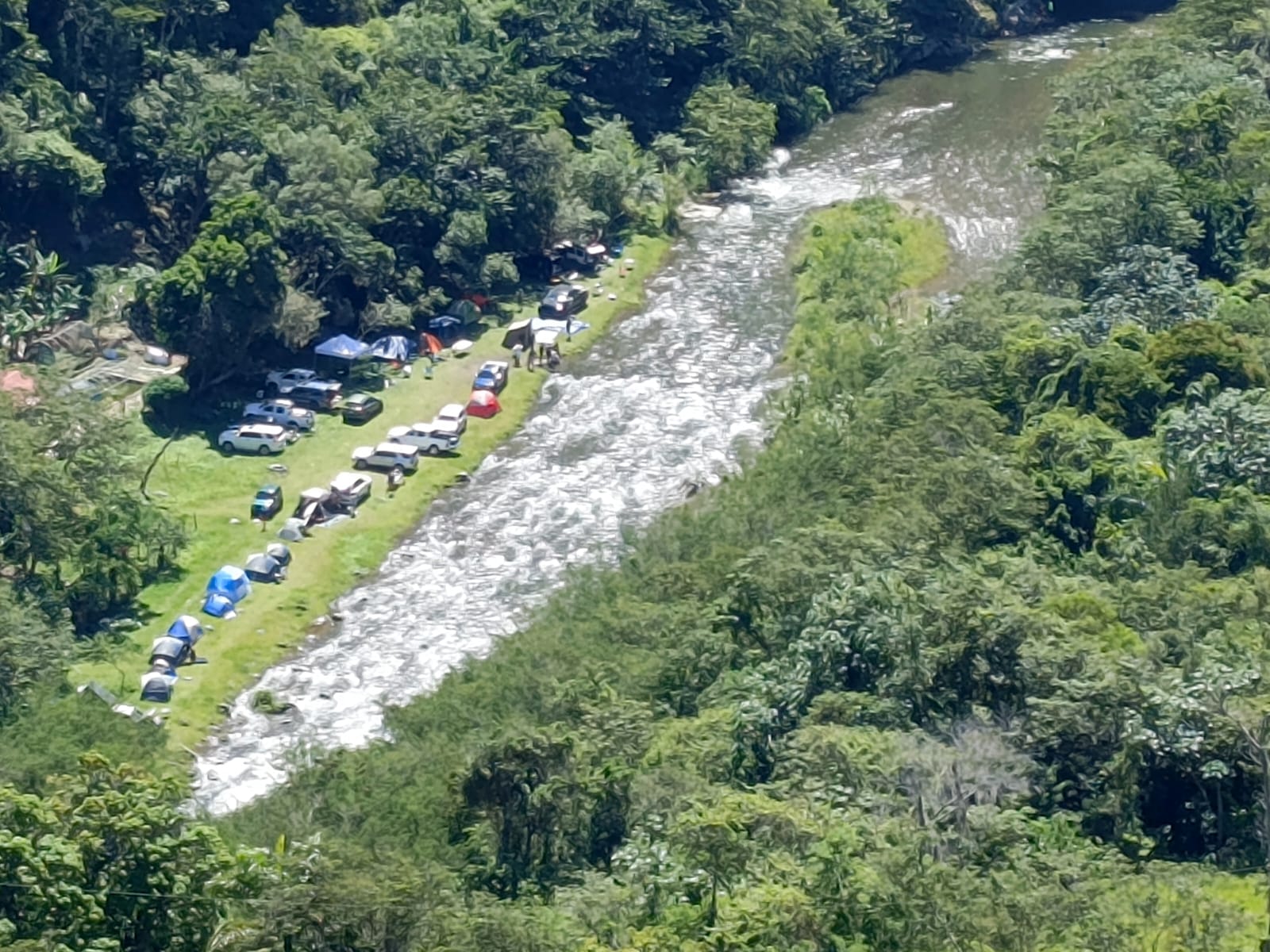 En Mata Grande, comunidad de San José de las Matas, ocurre un grave crimen a la naturaleza, exactamente en aguas del río Bao.