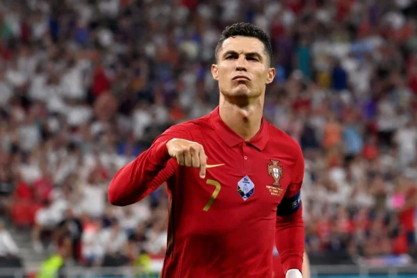 Cristiano Ronaldo, el mejor pagado en 2024 con ingresos por 285 millones de dólares