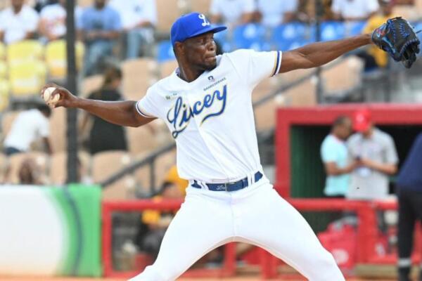 Radhamés LIz anó por el Licey frente a las Águilas