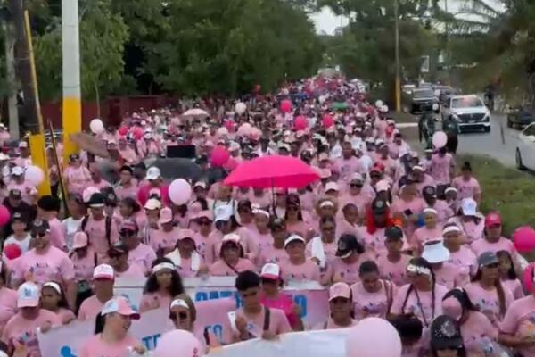 Realizan tradicional caminata contra el cáncer en San Francisco de Macorís