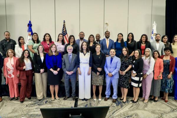 Ejecutivos de USAID y Procompetencia 
Foto: fuente externa