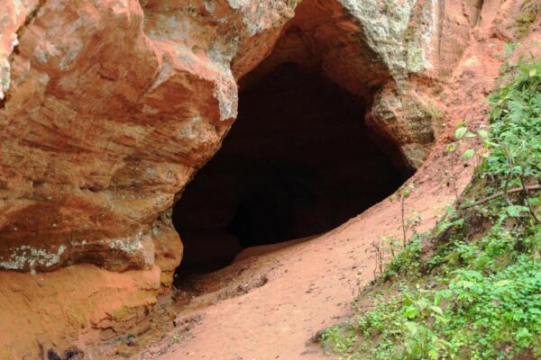 Video  Encuentran en una cueva a un anciano que afirma tener 188 años
