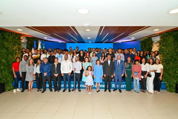 Voluntariado Banreservas entrega 83 becas a través del programa Reservas del Futuro 2024