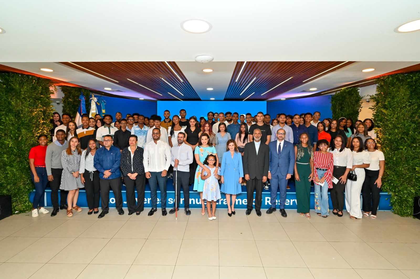 Voluntariado Banreservas entrega 83 becas a través del programa Reservas del Futuro 2024