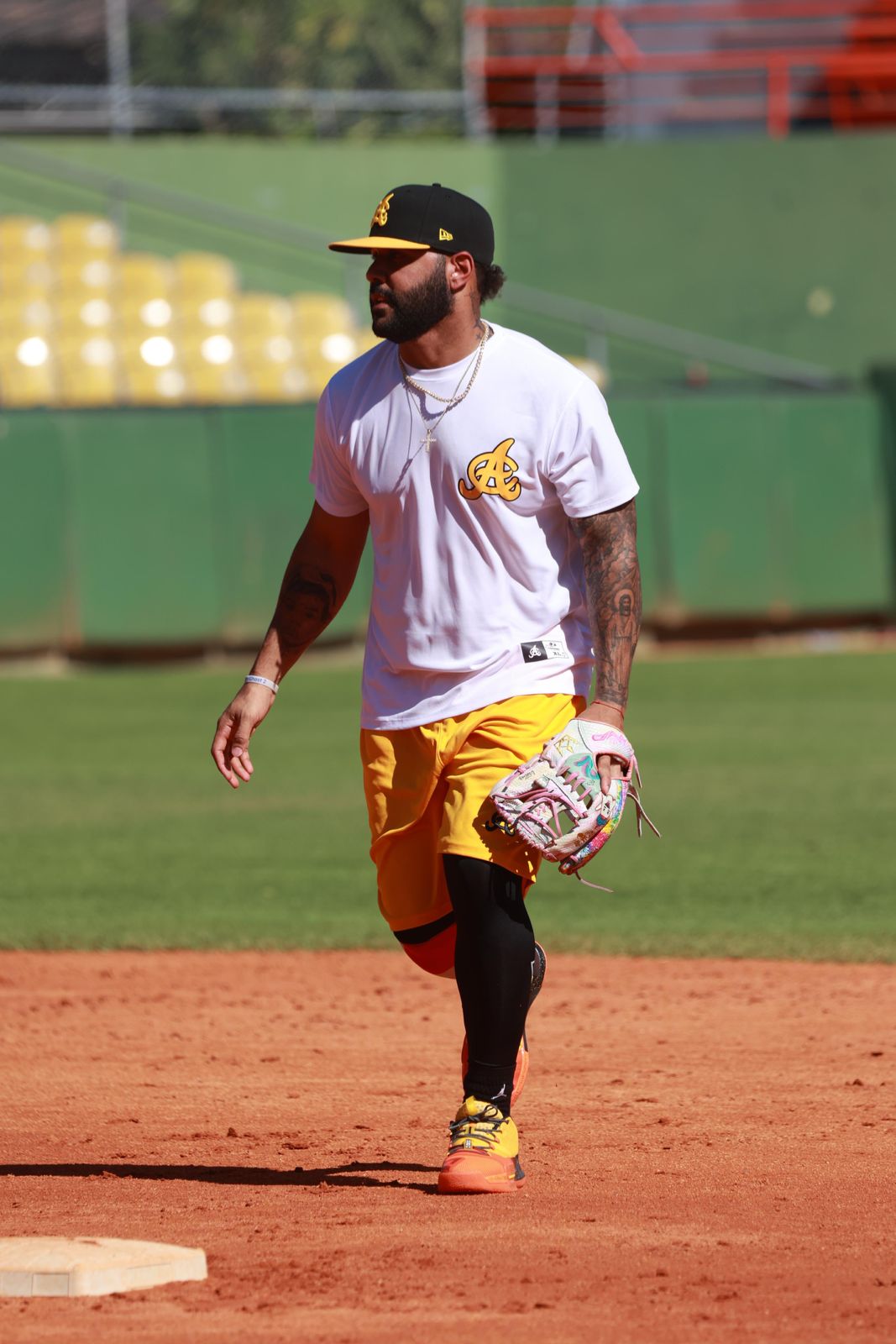 Villar, conocido por su energía y habilidad en múltiples posiciones, se mostró agradecido por el recibimiento y reiteró su lealtad al equipo, proclamándose "Aguilucho de corazón".