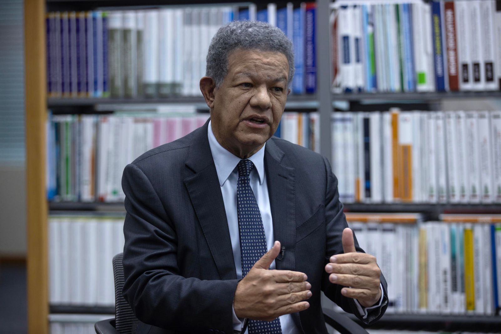 Leonel Fernández criticó nuevamente al Gobierno por lo que afirma ha sido un descontrol en las políticas migratorias con Haití.