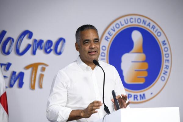 Ministro de Energía y Minas, Joel Santos Echavarría