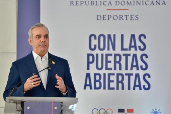 “Yo estoy seguro que esa es una inversión que a la sociedad, al Gobierno, a las familias, realmente, tiene un gran sentido de factibilidad social, que es lo que buscamos aquí”, subrayó el presidente Abinader.