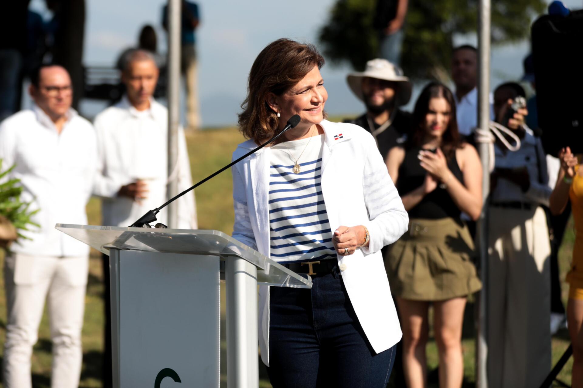 Raquel Peña reitera compromiso del Gobierno con eventos deportivos que promueven el desarrollo de los pueblos