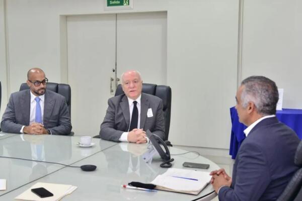 La cámara minera durante su encuentro con el ministro de Energí y Minas, Joel Santos.