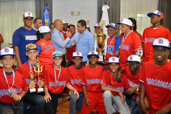 Kelvin Cruz resalta la brillante actuación de la selección de béisbol U-12