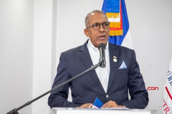 Félix Santana llama a la conciencia sobre la Ley 10-07 y apoya reforma fiscal