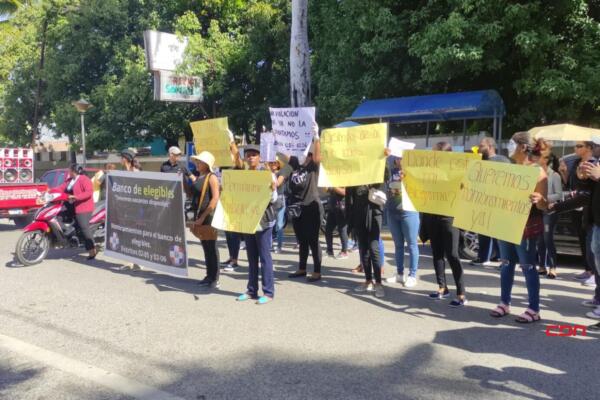 Maestros del Banco de Elegibles exigen nombramientos al Ministerio de Educación.(foto, fuente externa)