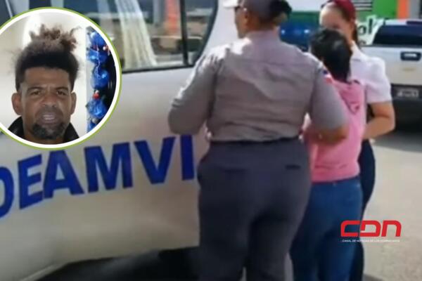 Alegadamente provocó múltiples lesiones a su esposa con el casco de una botella. Foto: CDN Digital 