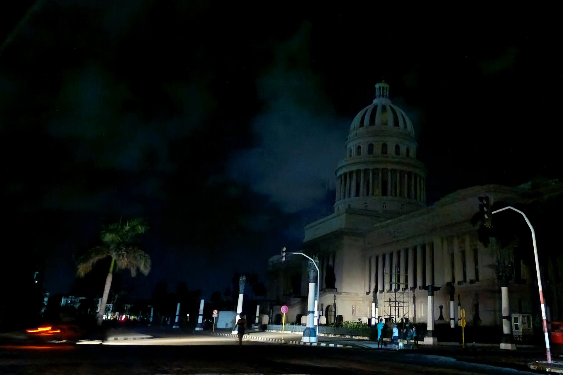 Según informe, Cuba prevé apagones simultáneos en hasta el 33 % de la isla
