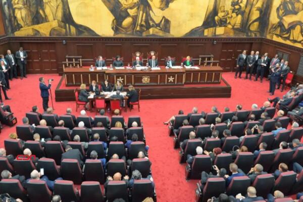 Asamblea Nacional Revisora continúa reunida este martes