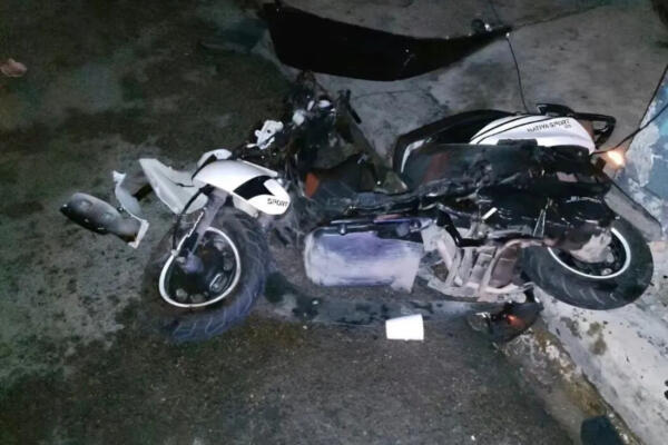 Así quedó la moto de Dioelmi después del impacto