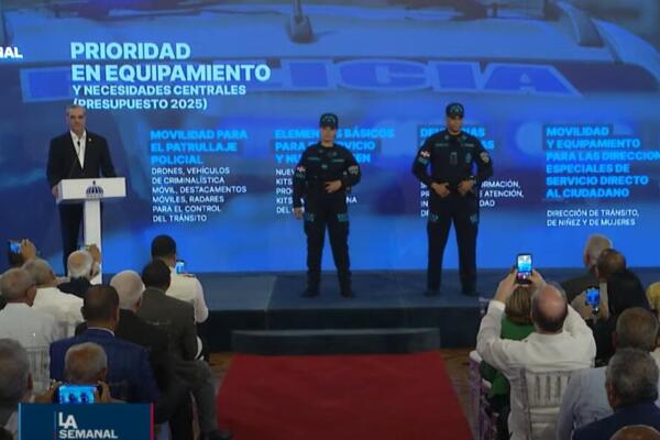 Gobierno presenta nuevo uniforme de la Policía Nacional para el 2025