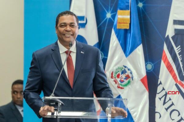 Aumento presupuestario elevará calidad de servicios municipales, asegura Víctor D'Aza.(foto, fuente externa)
