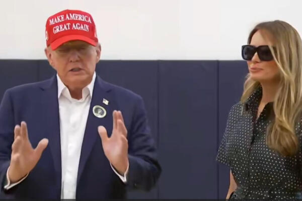 Captura de pantalla donde se observa al expresidente de EE.UU. y candidato republicano, Donald Trump, junto a su esposa, Melania TrumpMandel Recreation Center de Palm Beach, en Florida (Estados Unidos). EFE/ Pool Donald Trump