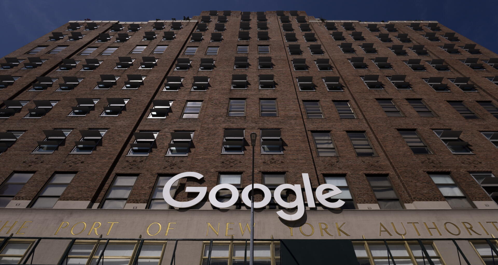 Fotografía de archivo que muestra una vista de las oficinas de Google en Nueva York, EE.UU