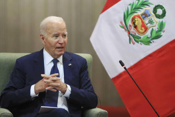 Joe Biden, durante una reunión con la mandataria peruana, Dina Boluarte. EFE/ Presidencia De Perú