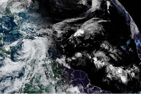 Pronóstico de cinco días del paso de la tormenta Rafael por el Caribe hacia Cuba y las Islas Caimán. EFE