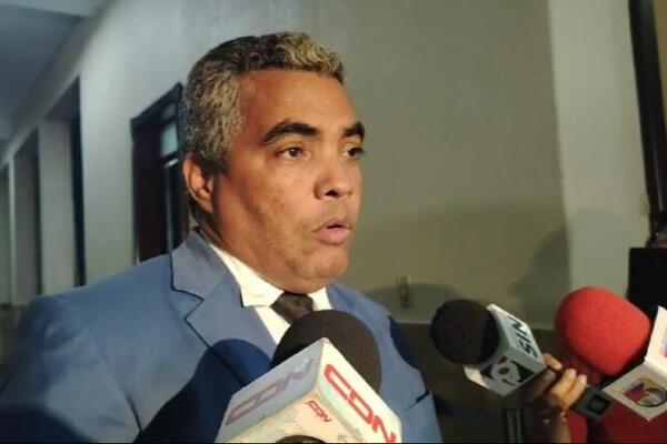 Vinicio Aquino, abogado de Narciso Feliz, dijo que su cliente fue quien descubrió el tráfico de municiones en la operación Pandora.