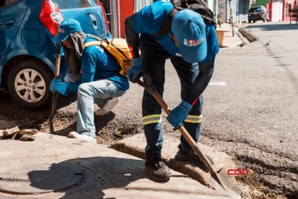 Alcaldía del Distrito Nacional intensifica limpieza de imbornales ante vaguada.(foto, fuente externa)