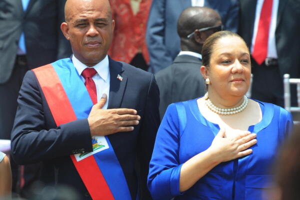 Michel Martelly junto a su esposa Sophia Puerto Príncipe. AFP