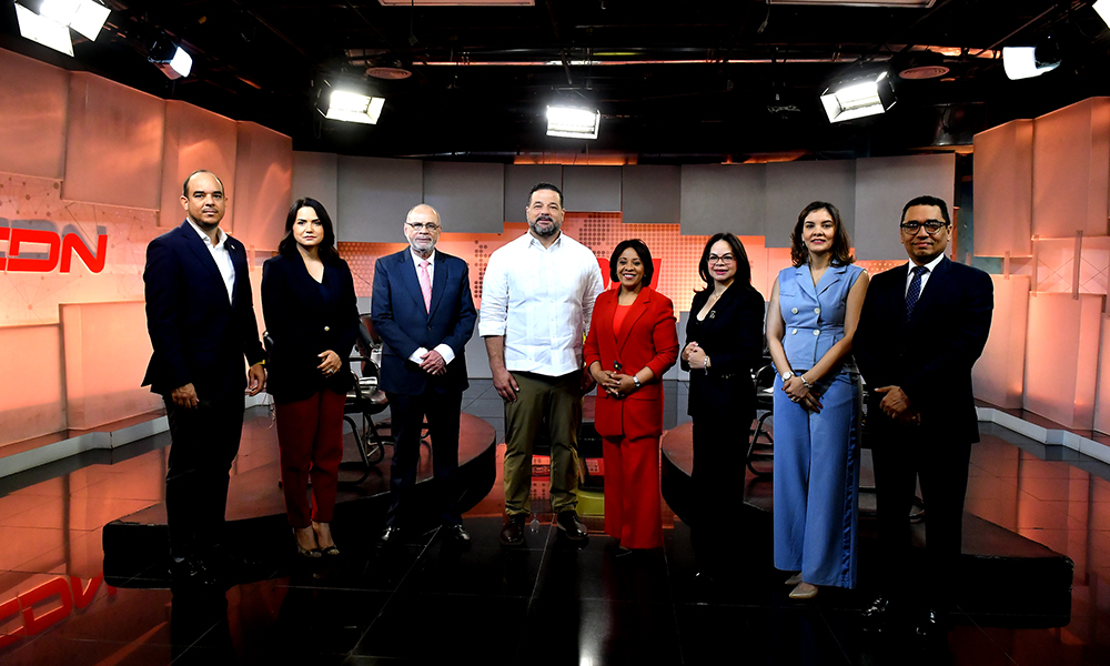 Carlos Augusto Batista, Julissa Céspedes, Nelson Rodríguez, Paíno Henríquez, Alba Nely Familia, Ana Emilia Pimentel y Federico Jovine.