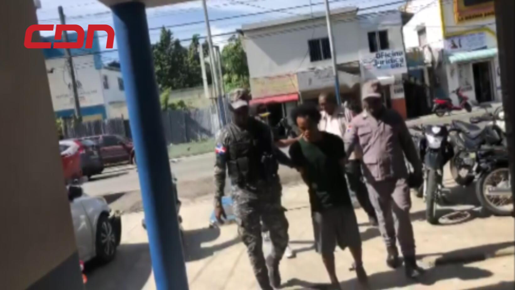 Apresan cuatro presuntos delincuentes en Villa Altagracia  