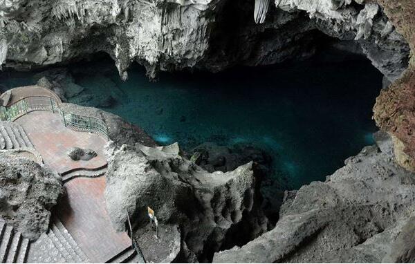 Autoridades de San Cristóbal exponen medidas para detener explotación de Cuevas del Pomier