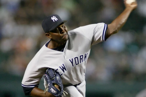 Félix Heredia, quien lanzó para seis equipos en Grandes Ligas entre 1996 y 2005; y 17 en la Liga Dominicana, entre 1996 y 2012 para los Leones del Escogido, Azucareros del Este y Águilas Cibaeñas.