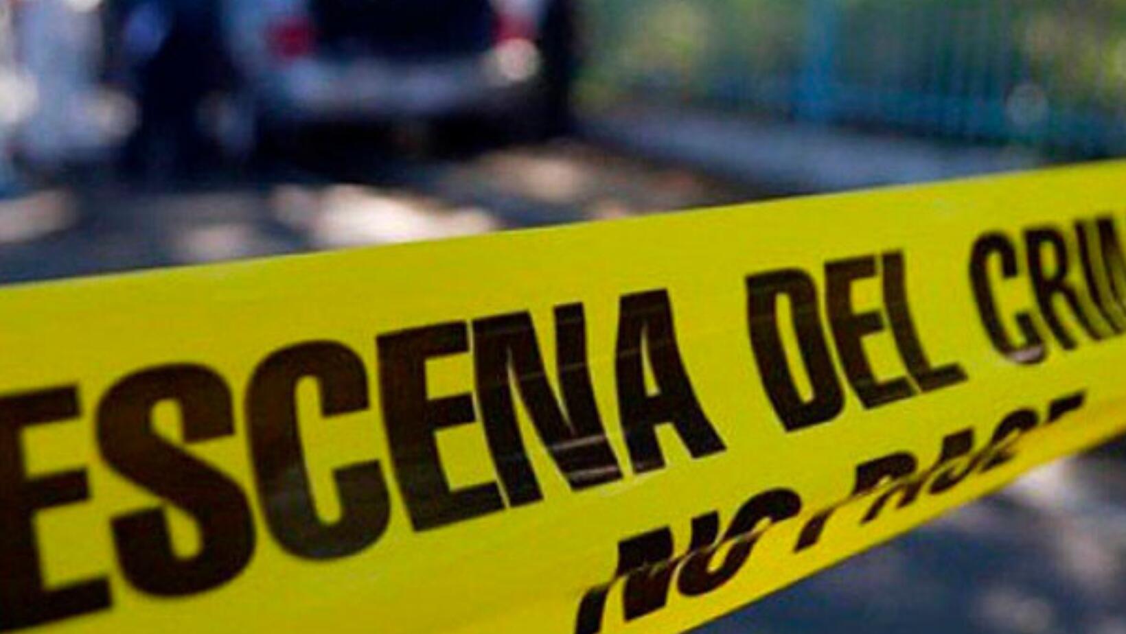 Mujer prófuga tras presuntamente matar a un hombre
