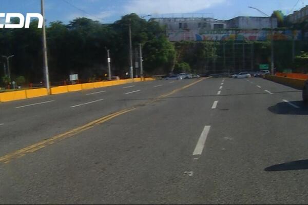 El Puente flotante que comunica el Distrito Nacional con Villa Duarte en Santo Domingo comenzó a operar con normalidad tras mantenimiento. Foto: CDN Digital