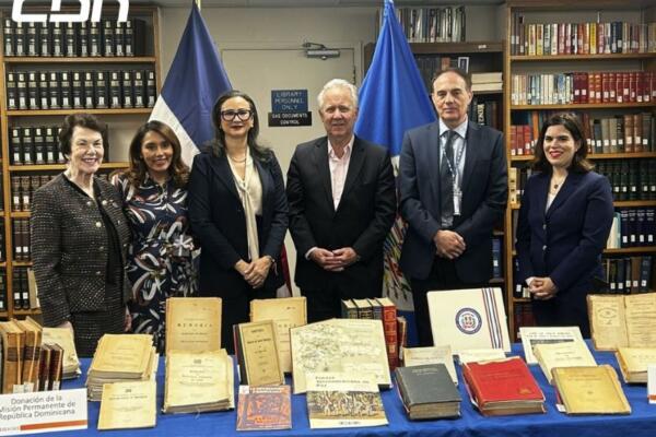 RD dona material digitalizado de colección histórica a la Biblioteca Colón de la OEA