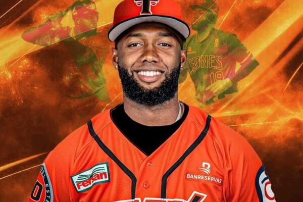 Fabián, de 25 años, nacido en Santo Domingo, dentro de los jugadores de posición, sacó un total de 78 votos, mientras que Santos, como lanzador se quedó con 85 sufragios.
