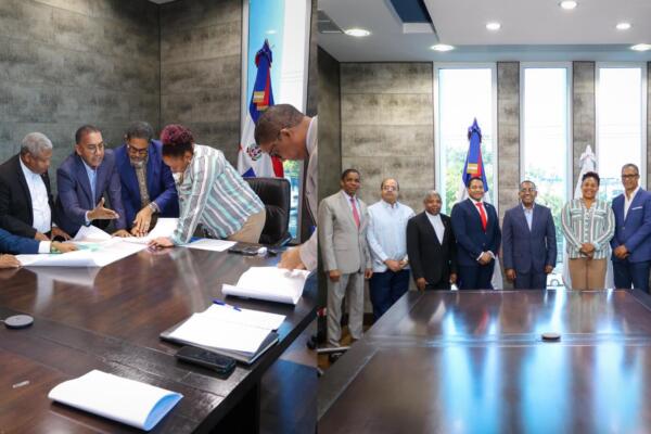 DA conforma comisión de veedores fiscalizará titulación a ocupantes terrenos aeropuerto internacional de Pedernales