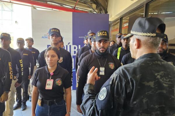 DNCD refuerza operativos antinarcóticos en aeropuertos y puertos por la época navideña. (foto, fuente externa)