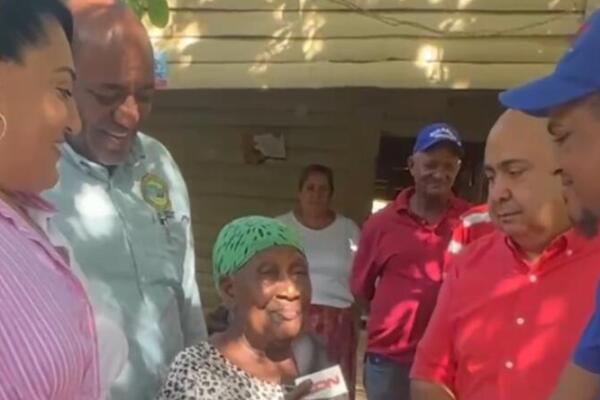 En la provincia Sánchez Ramírez, una persona muy querida celebra un cumpleaños centenario, se trata de Doña Mamita residente en La Cueva.