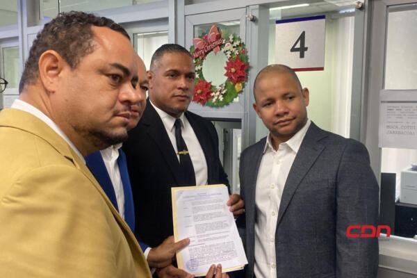 Regidores de la oposición rechazan juramentación de Amparo Custodio y exigen elecciones.(foto, fuente externa)