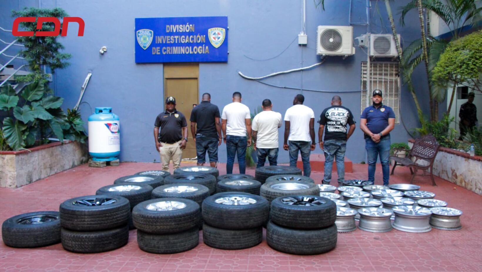 Desmantelan red dedicada al robo y comercialización de neumáticos y aros en el DN